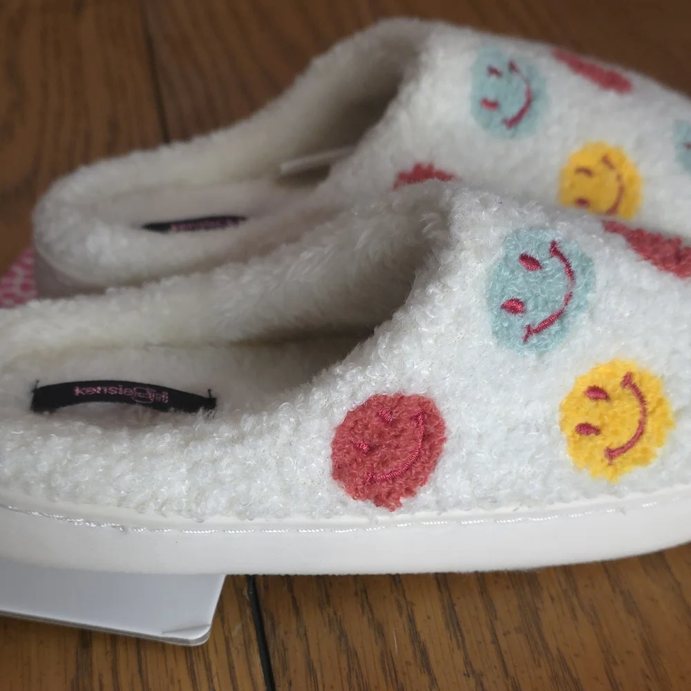 Kensie Girl White Fuzzy‎ Slippers with Yellow, Red and Teal Smiley Dots